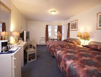 Travelodge By Wyndham Quesnel Bc Номер фото